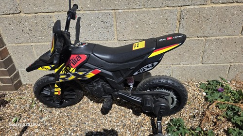 12v aprilia licensed kids - licensed,